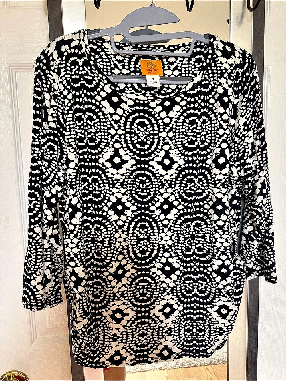 Ruby Rd. Women's Geometric Tunic Black & White Size PL